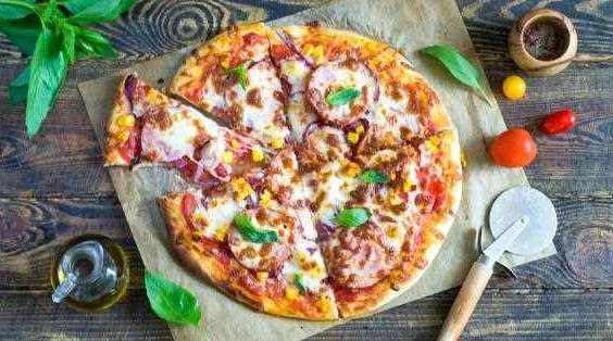 В чем разница в калорийности между разными видами пиццы?